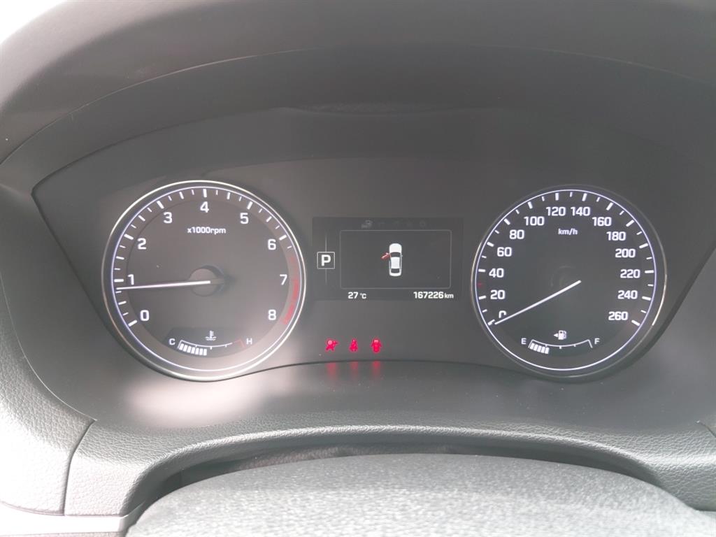 HYUNDAI Genesis - Vista 9