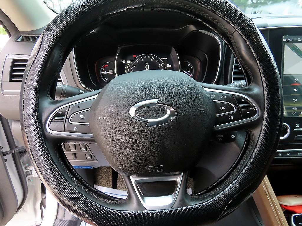 SAMSUNG QM6 - Vista 8