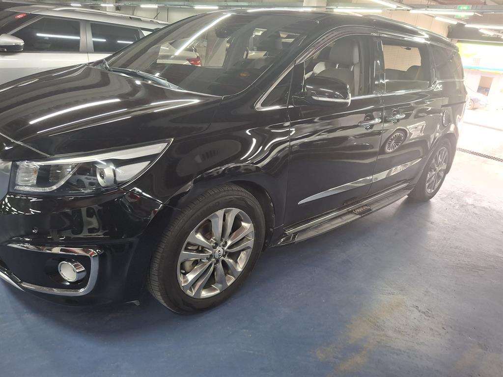 KIA Carnival - Vista 3