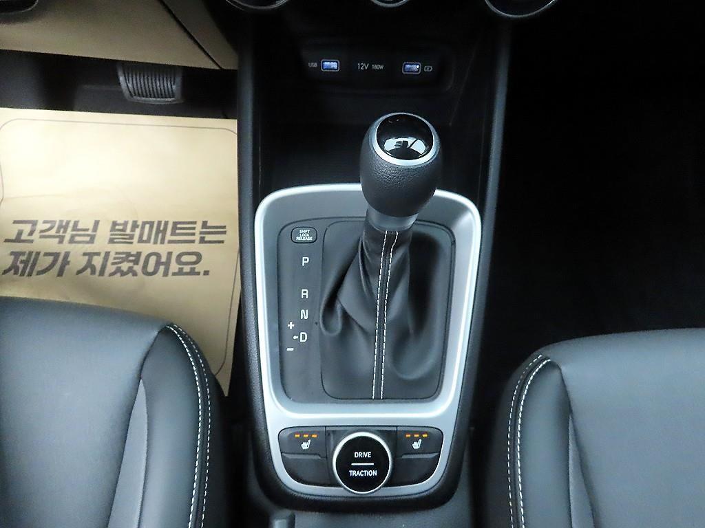 HYUNDAI Venue - Vista 10