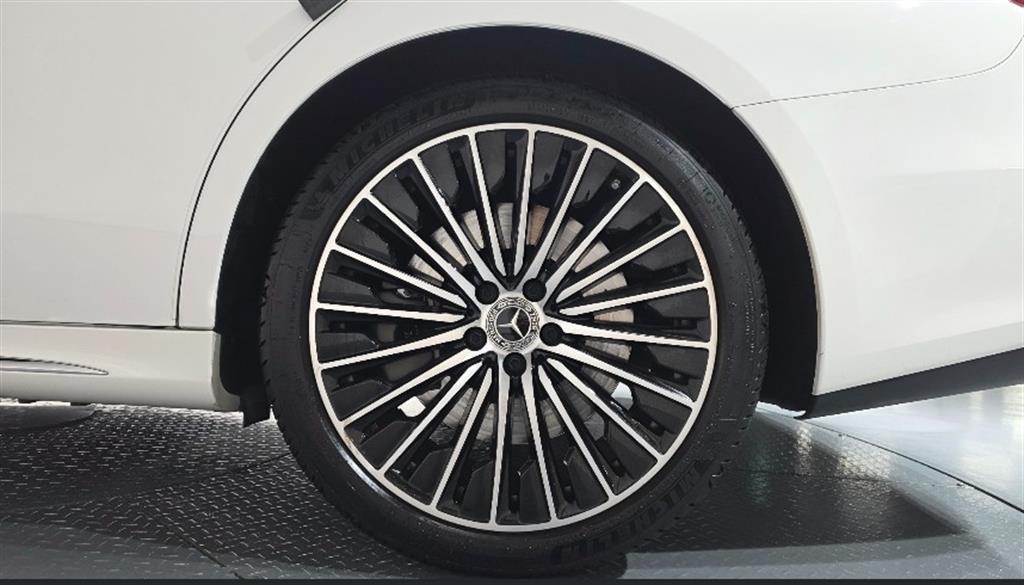 Mercedes Benz E class - Vista 6