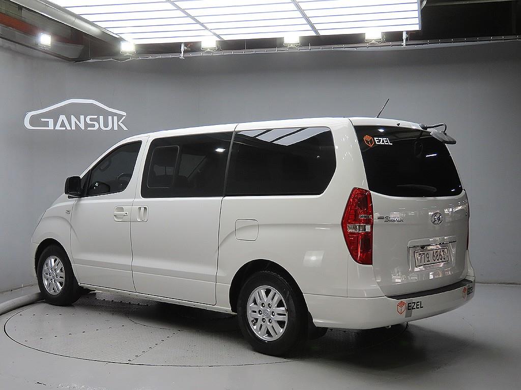 HYUNDAI Starex - Vista 3