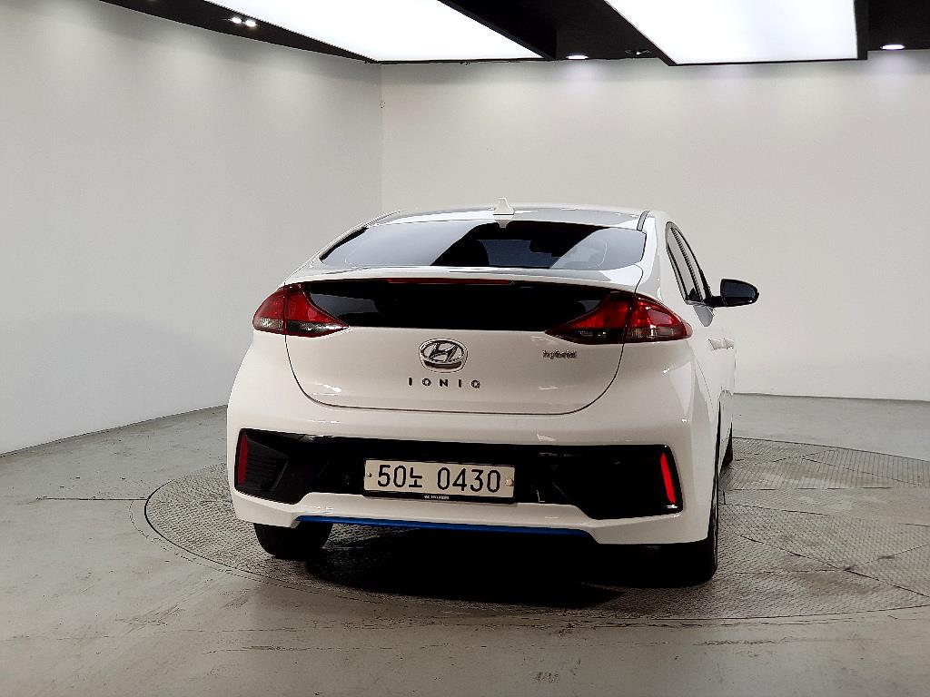 HYUNDAI Ioniq - Vista 3