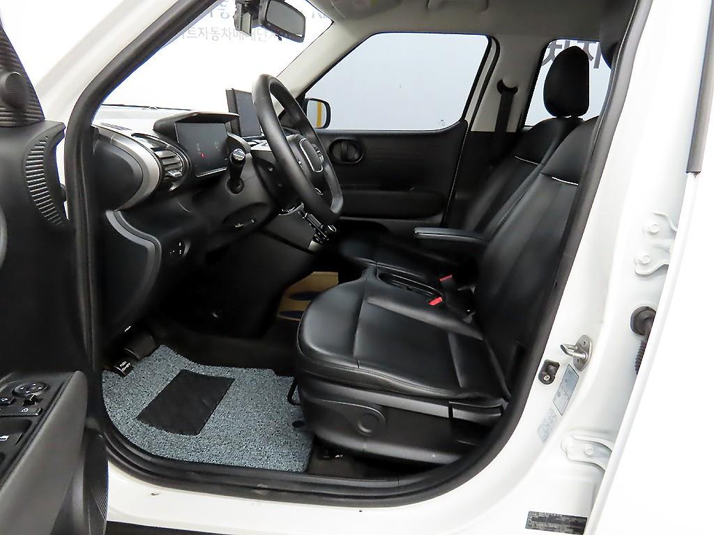 HYUNDAI Casper - Vista 5