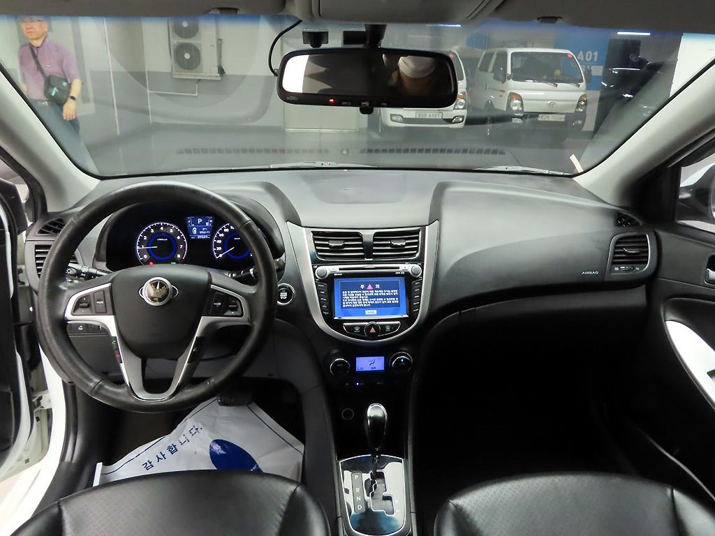 HYUNDAI Accent - Vista 7