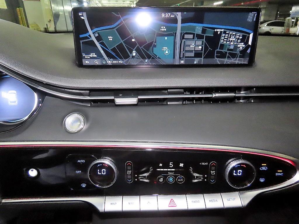 Genesis GV70 - Vista 11