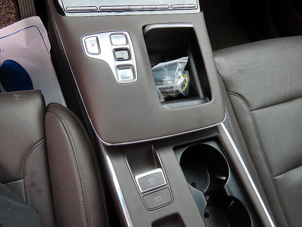 HYUNDAI Grandeur - Vista 10