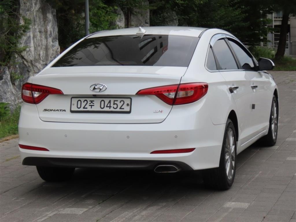 HYUNDAI Sonata - Vista 3