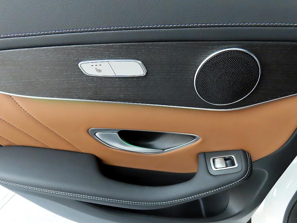 Mercedes Benz GLC Class - Vista 12