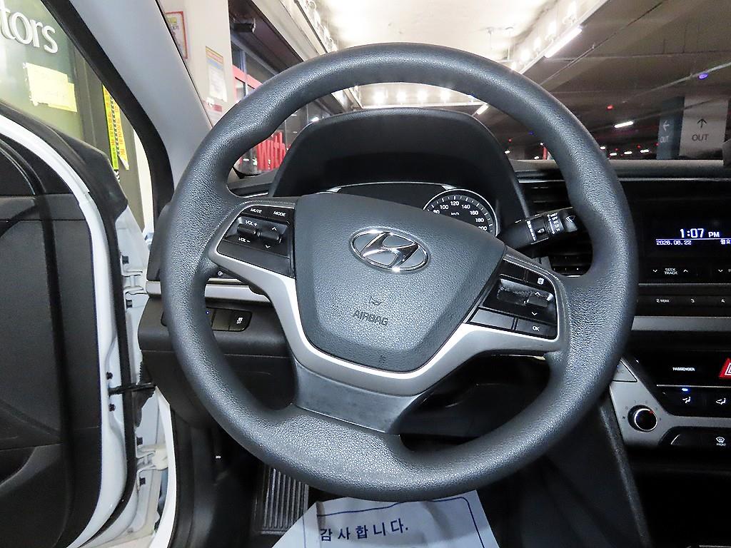 HYUNDAI Avante - Vista 8