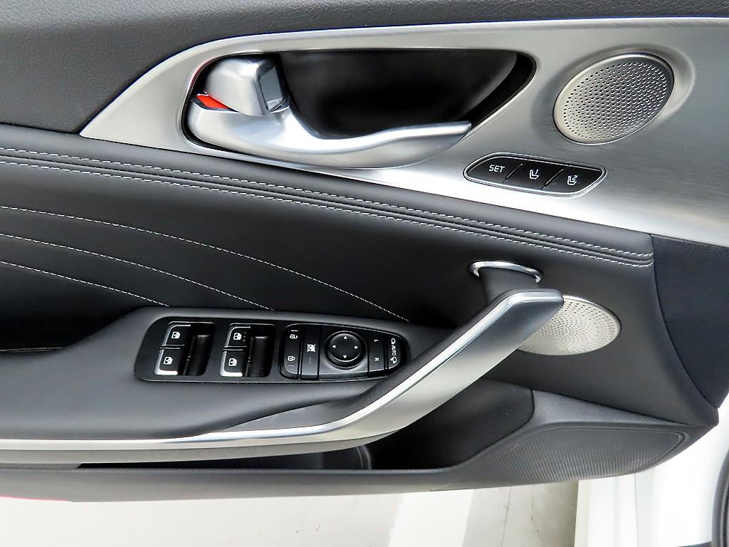 KIA Stinger - Vista 11