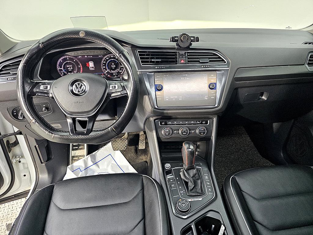 Volkswagen Tiguan - Vista 5