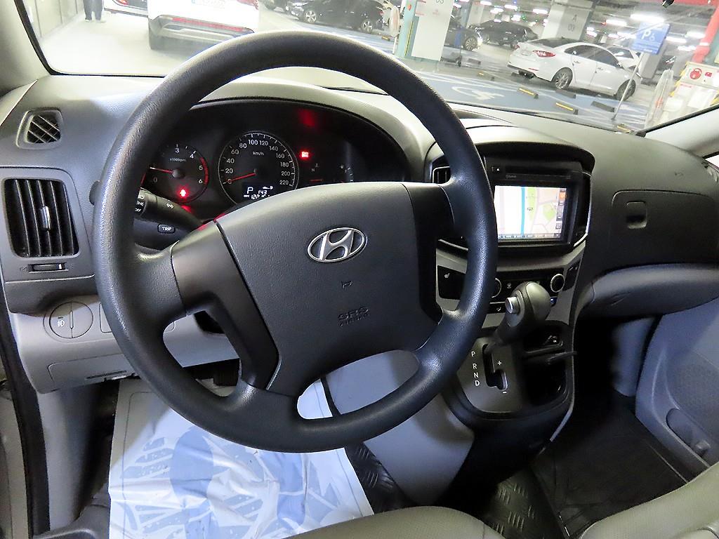 HYUNDAI Starex - Vista 8