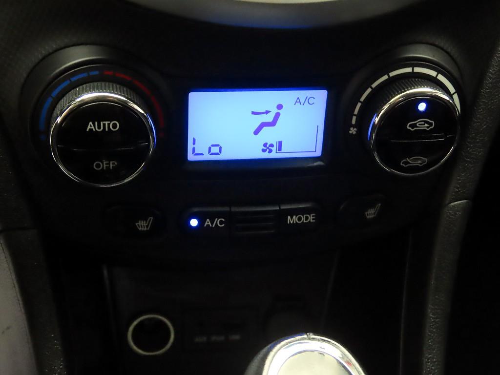 HYUNDAI Accent - Vista 10