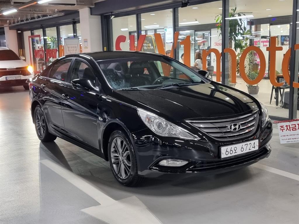 HYUNDAI Sonata - Vista 2