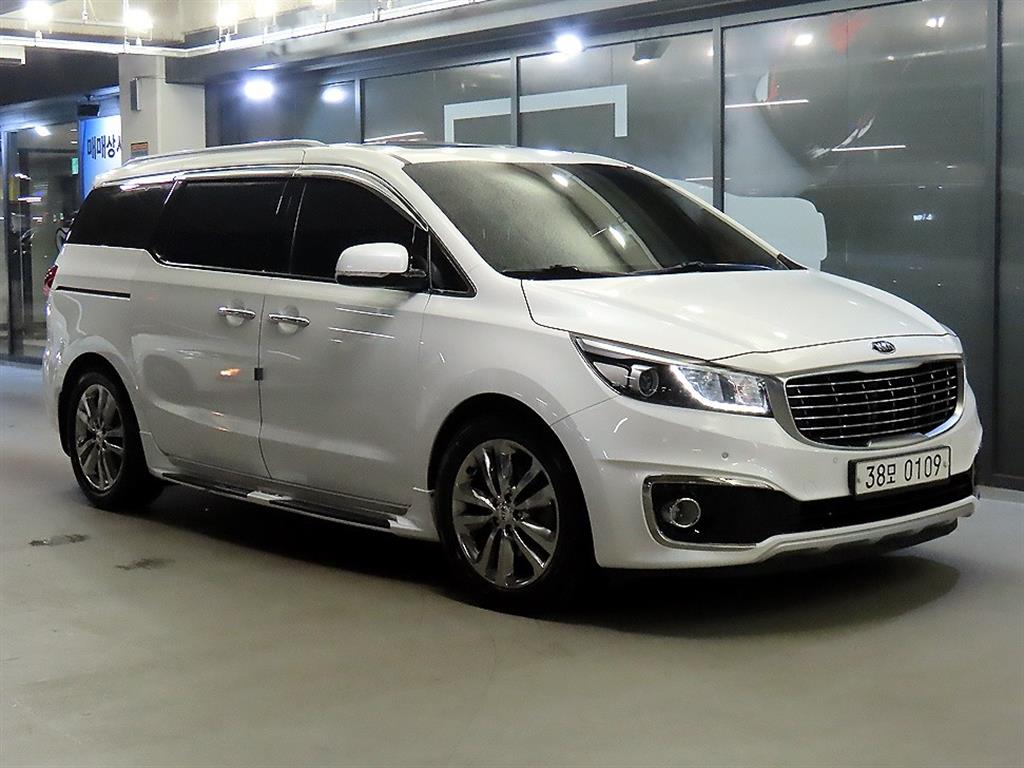 KIA Carnival 2017 Blanco - Importación desde Corea - HF Imports Iquique - Foto 1