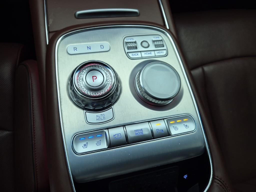 Genesis G90 - Vista 8