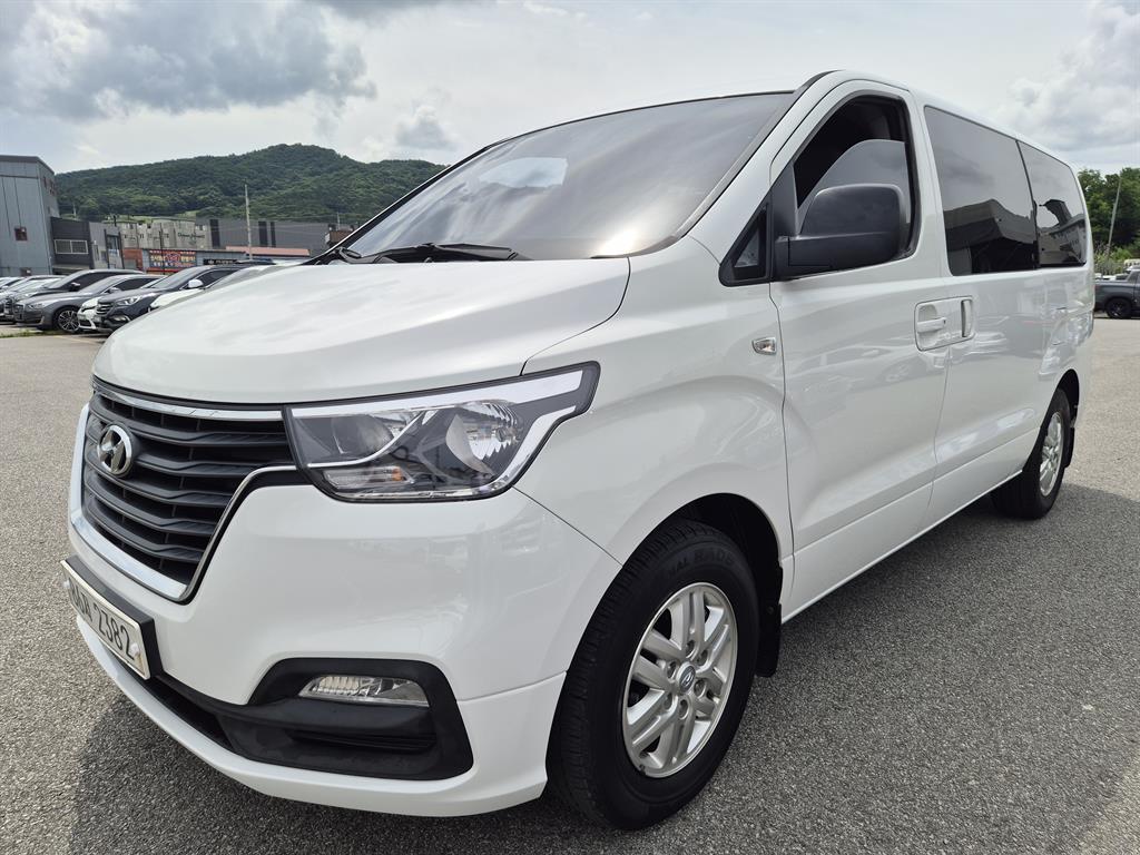 HYUNDAI Starex 2020 Blanco - Importación desde Corea - HF Imports Iquique - Foto 1