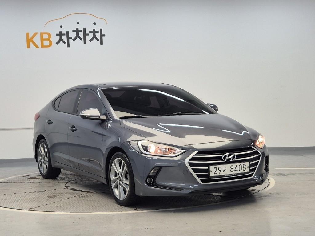 HYUNDAI Avante - Vista 4