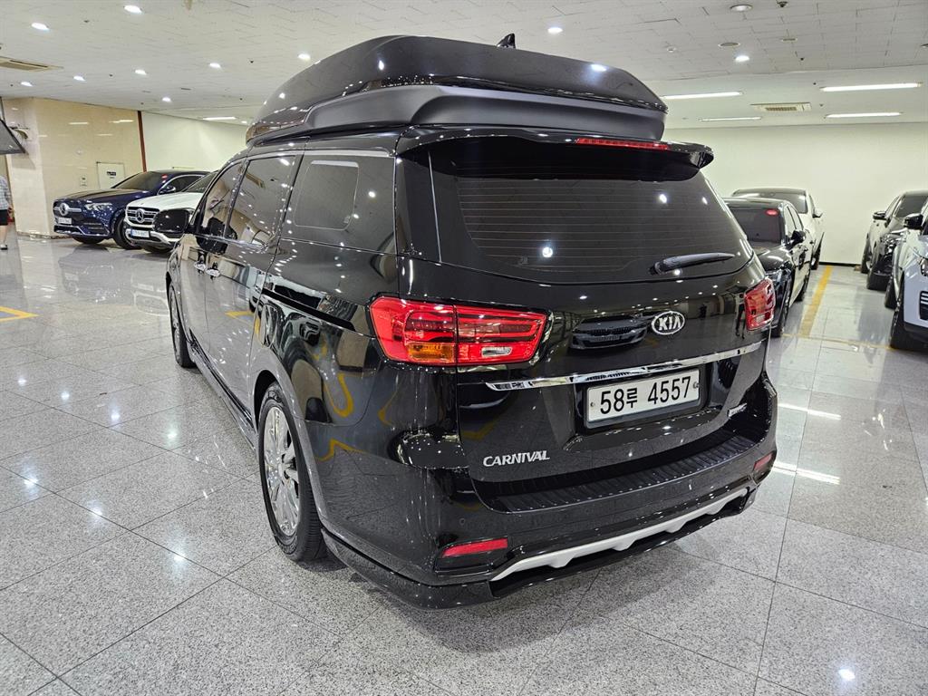 KIA Carnival - Vista 3
