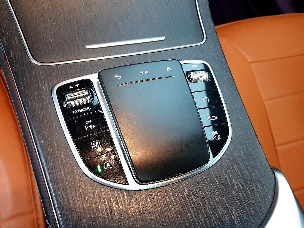 Mercedes Benz GLC Class - Vista 11