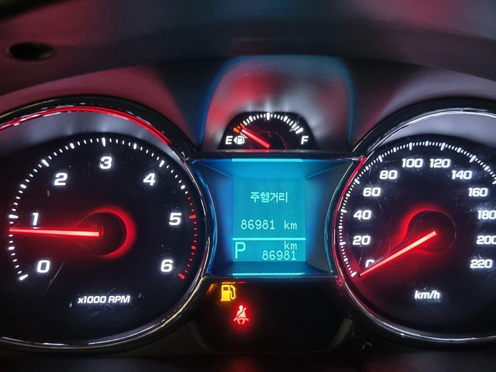 Chevrolet Captiva 2015 Gris - Importación desde Corea - HF Imports Iquique - Foto 17
