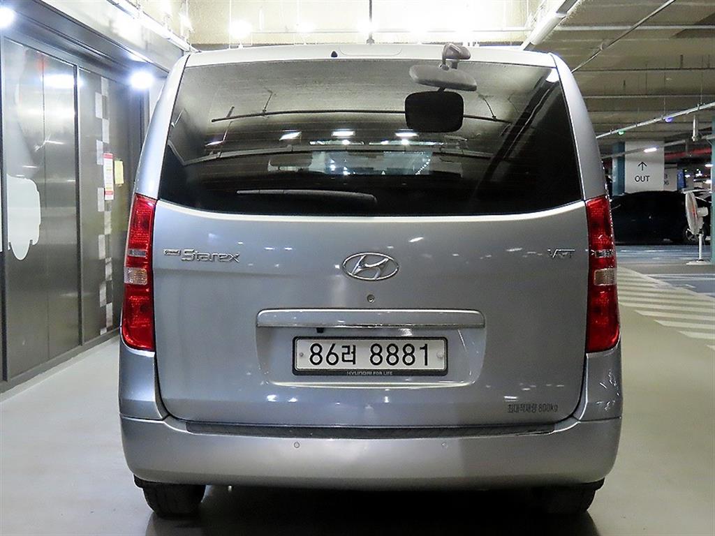 HYUNDAI Starex - Vista 5