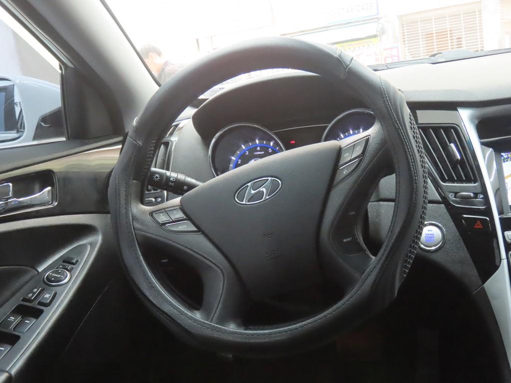 HYUNDAI Sonata 2011 Blanco - Importación desde Corea - HF Imports Iquique - Foto 18