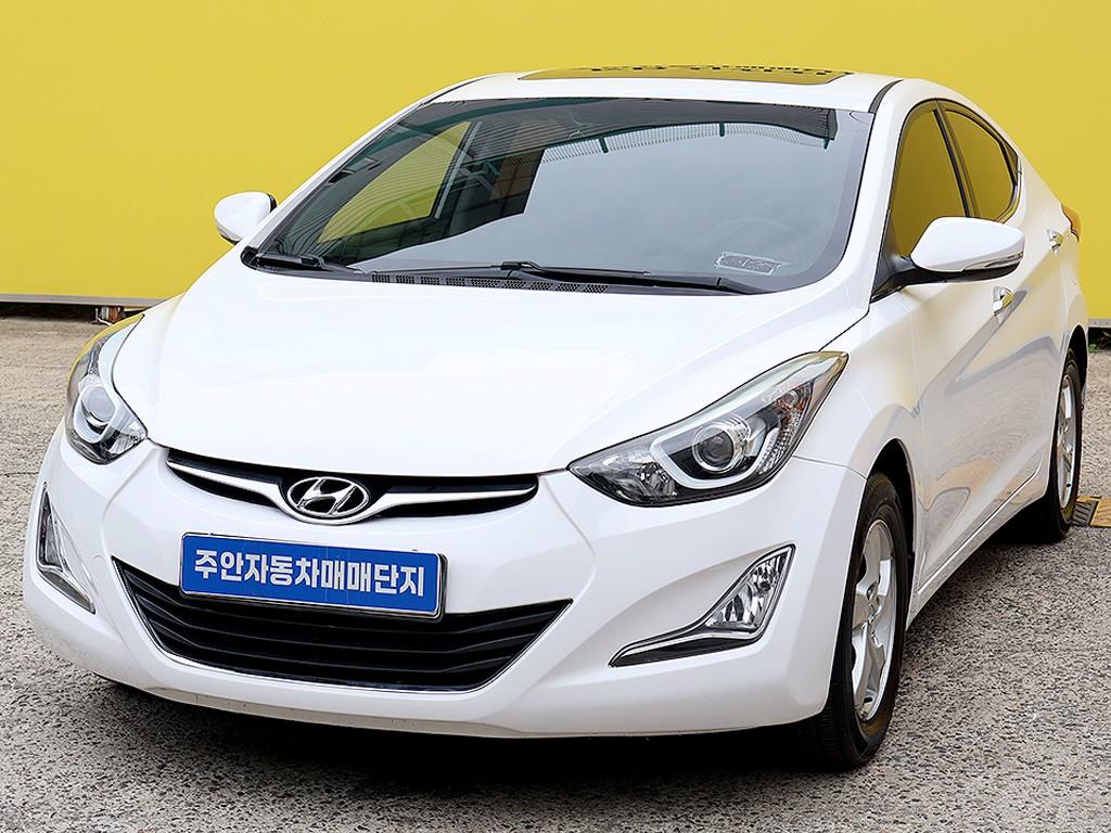 HYUNDAI Avante - Vista 2