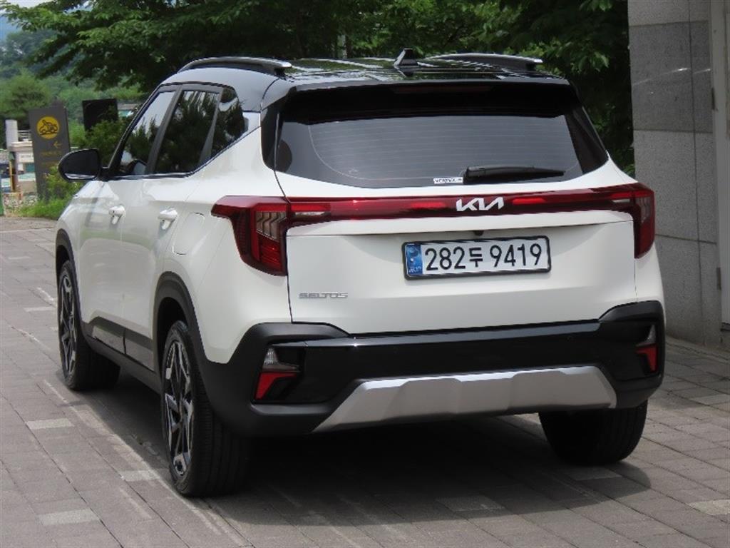 KIA Seltos - Vista 4
