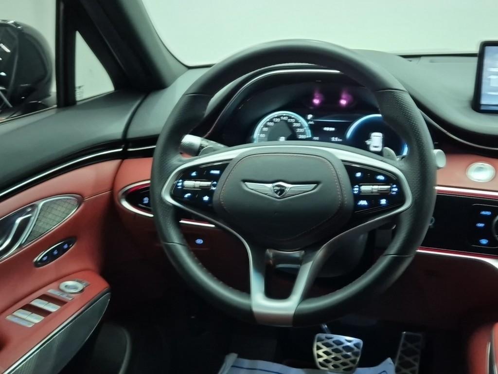 Genesis GV70 - Vista 9