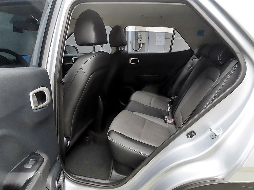 HYUNDAI Venue - Vista 6