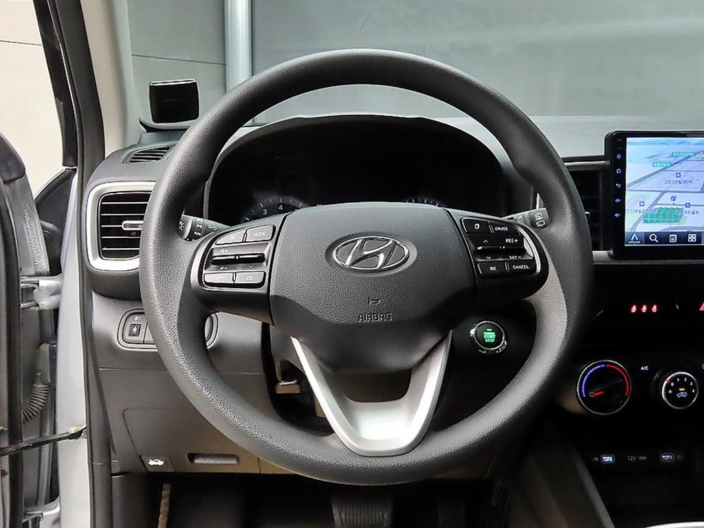 HYUNDAI Venue - Vista 9