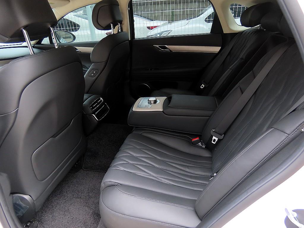 Genesis G80 - Vista 6