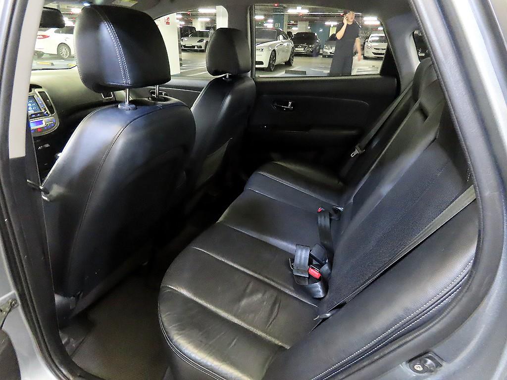 HYUNDAI Avante - Vista 7