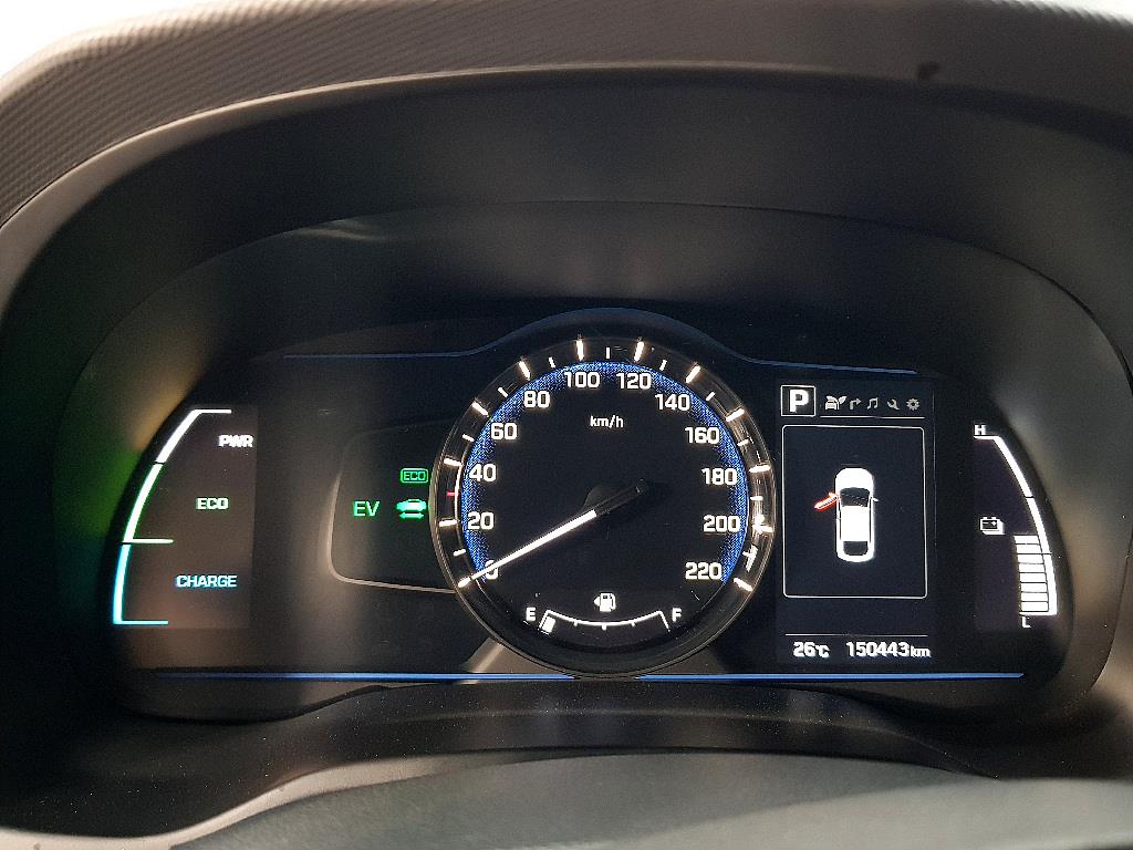 HYUNDAI Ioniq - Vista 7