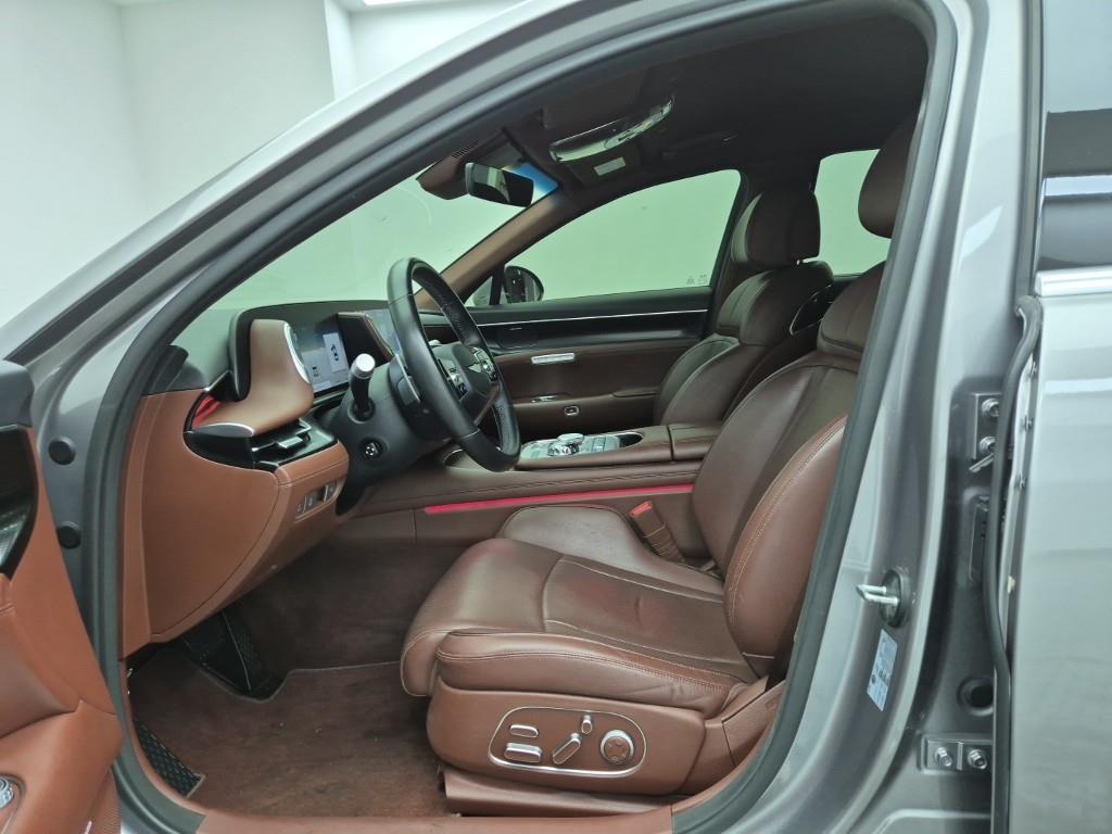 Genesis G90 - Vista 11