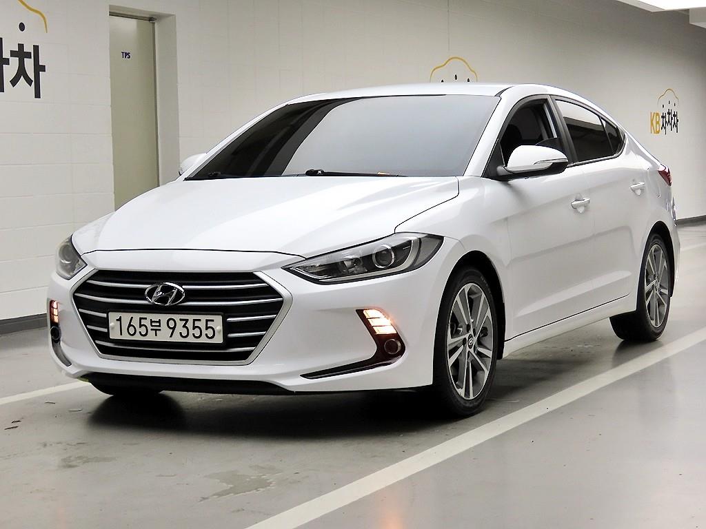 HYUNDAI Avante - Vista 2