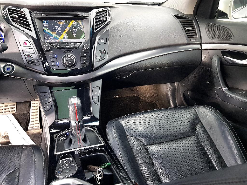 HYUNDAI i40 - Vista 10