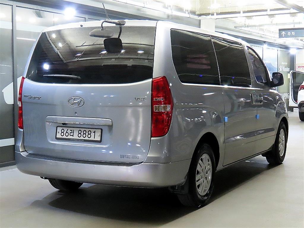 HYUNDAI Starex - Vista 4