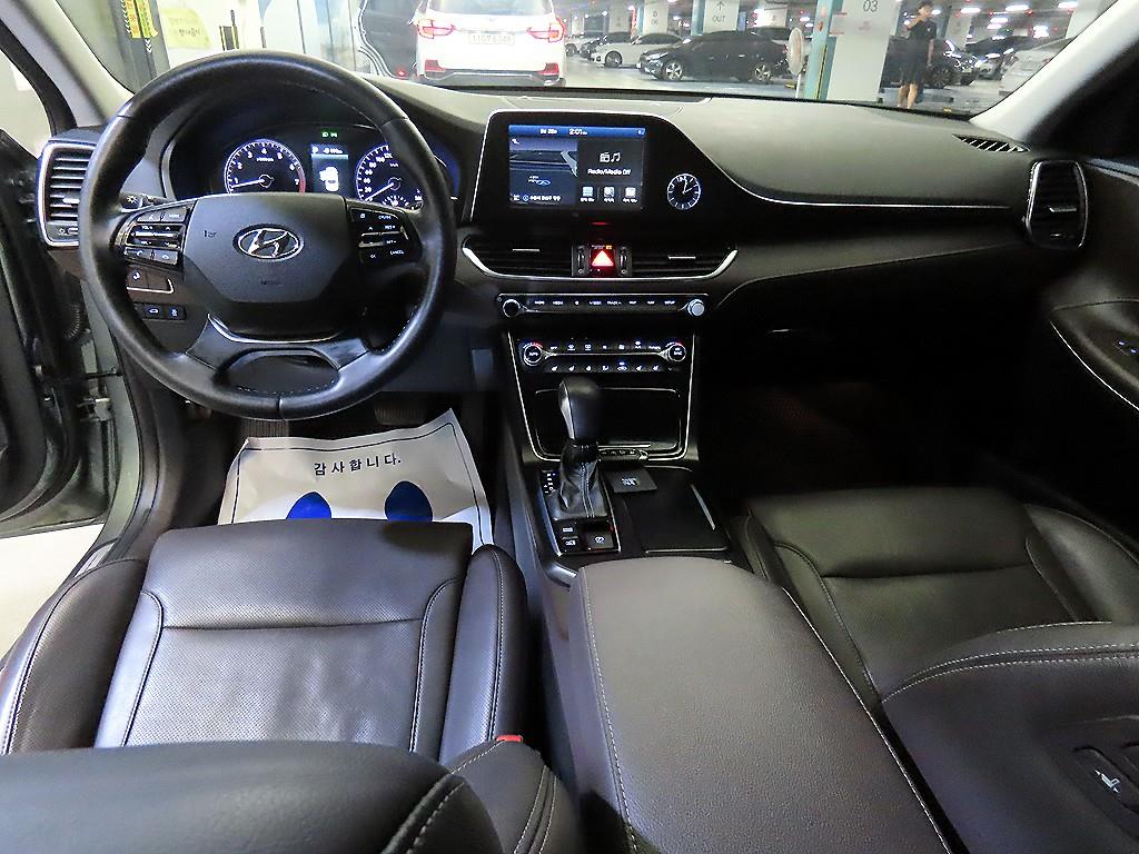 HYUNDAI Grandeur - Vista 10