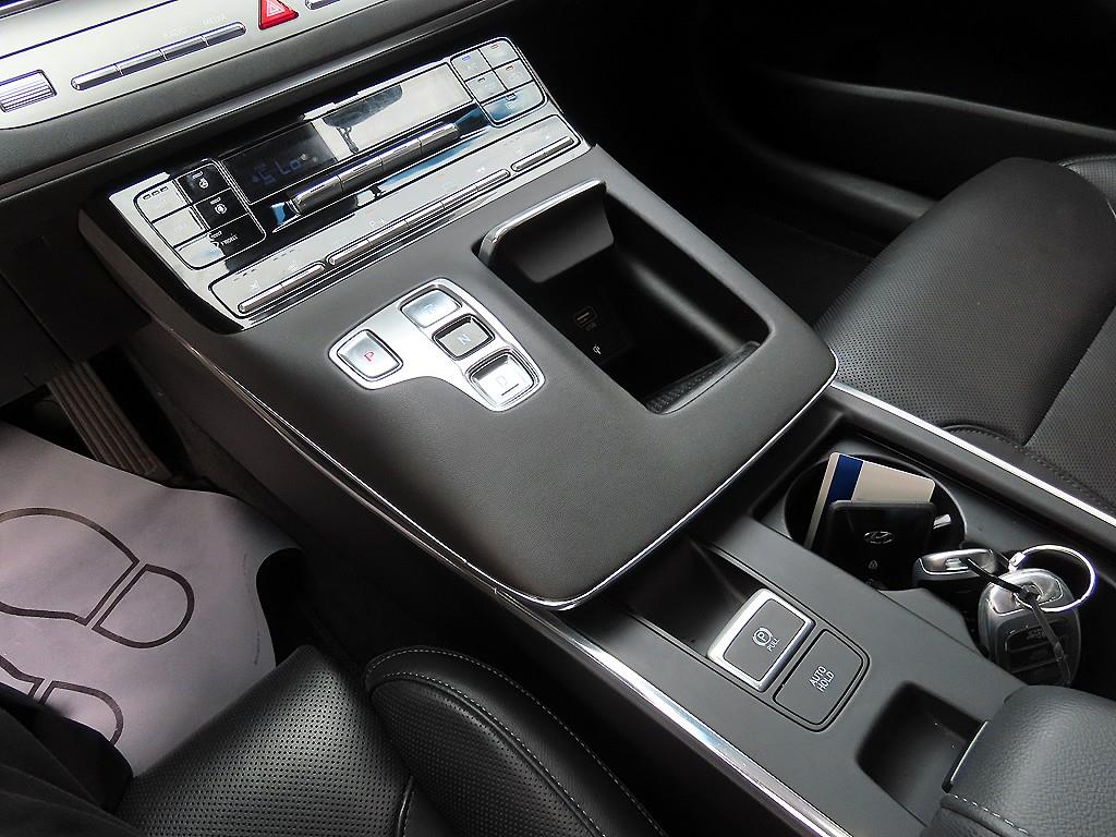 HYUNDAI Grandeur - Vista 10