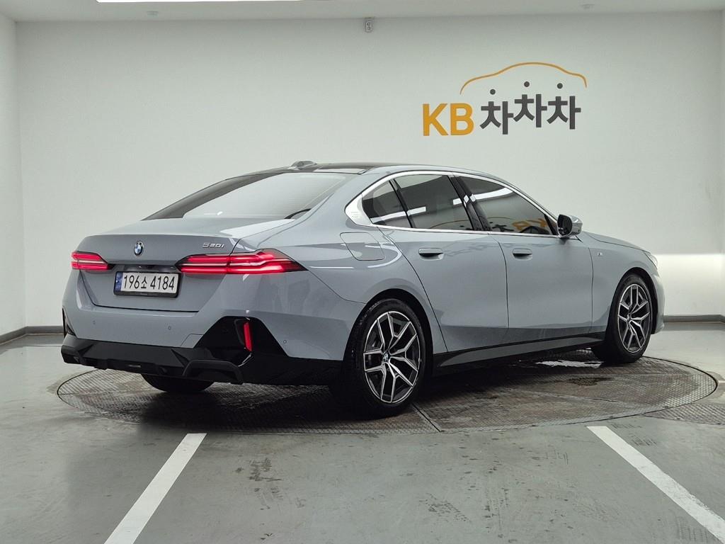 BMW 5 Series - Vista 4