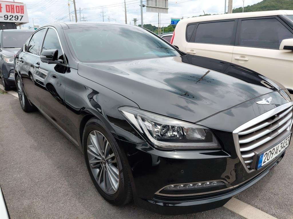 HYUNDAI Genesis - Vista 3