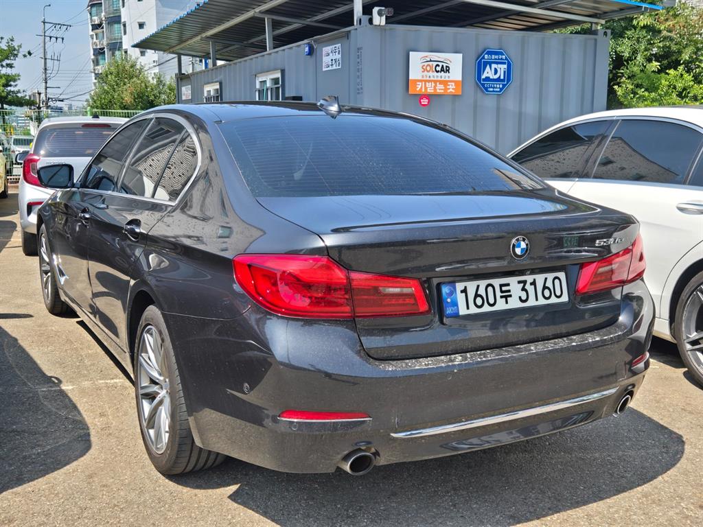 BMW 5 Series - Vista 4