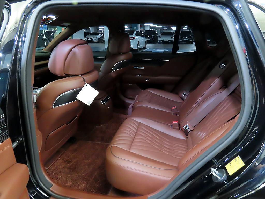 Genesis G90 - Vista 7
