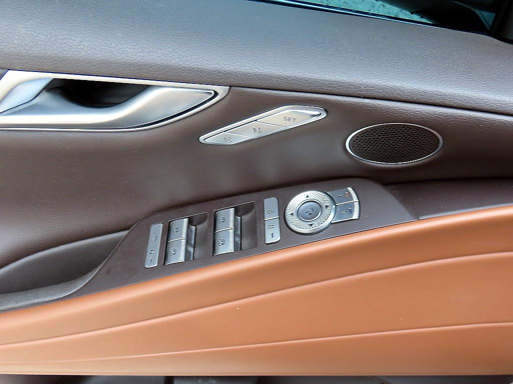 Genesis G80 - Vista 12