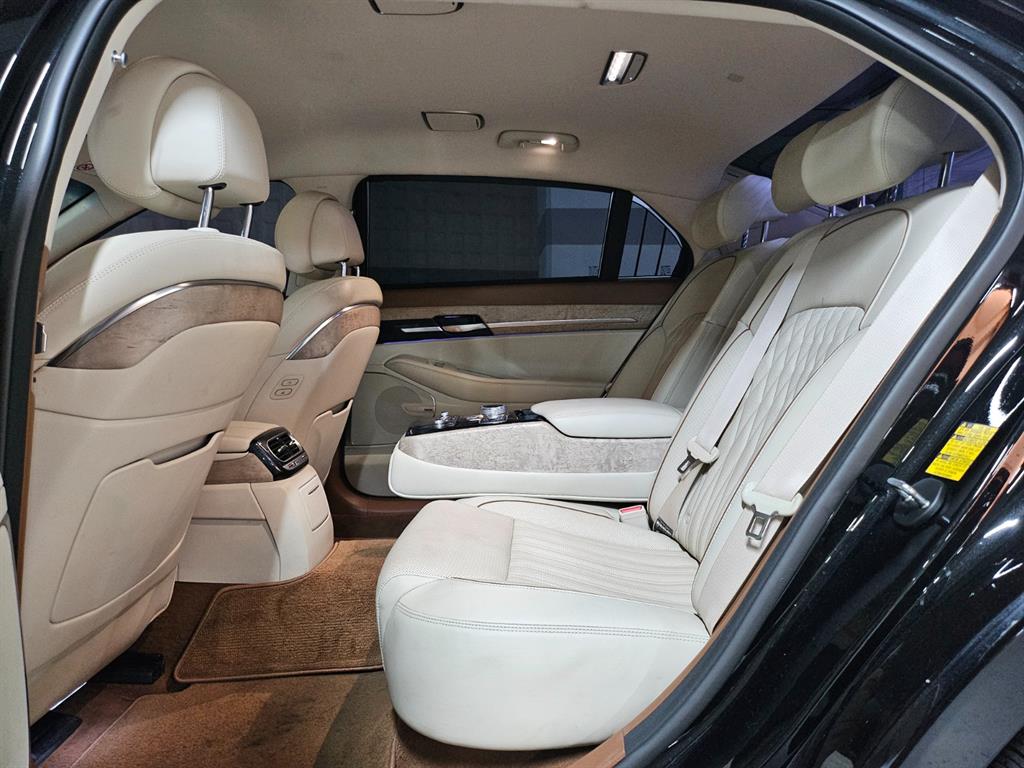 Genesis G90 - Vista 2