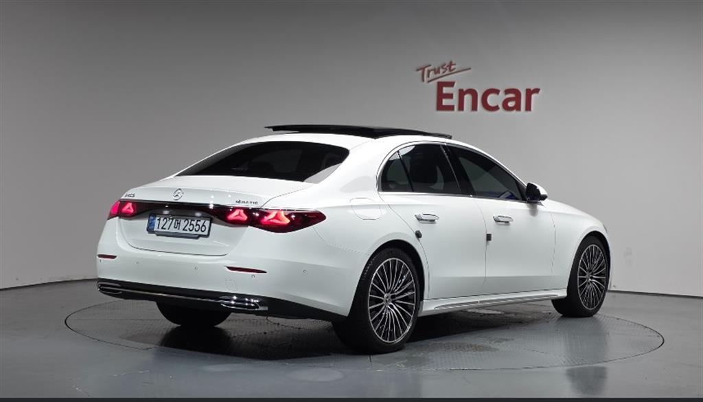 Mercedes Benz E class - Vista 2