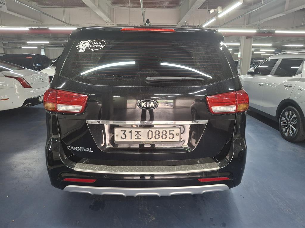 KIA Carnival - Vista 2